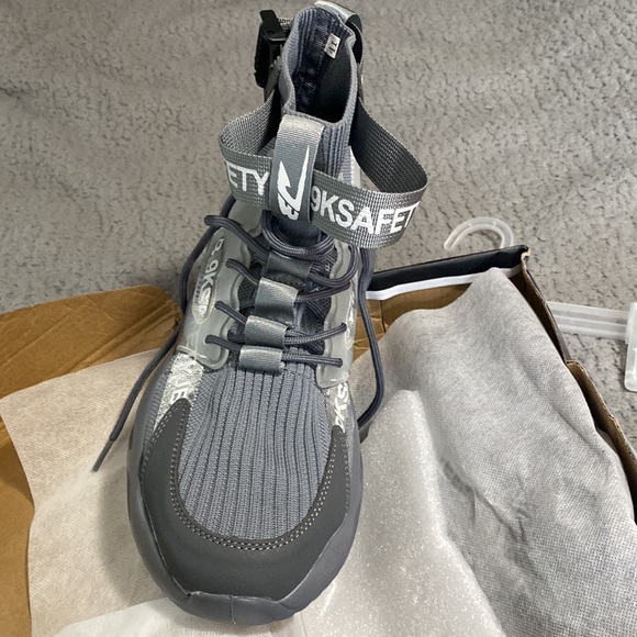 Men’s work boots/ safety rates shoes - Picture 2 of 3